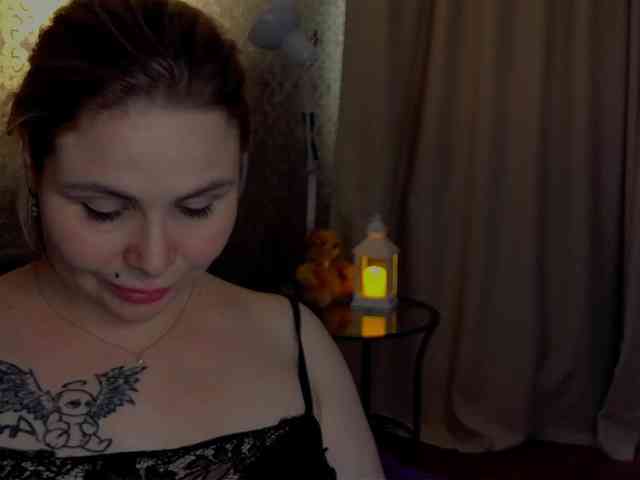 YourFunnyBlondiee webcam