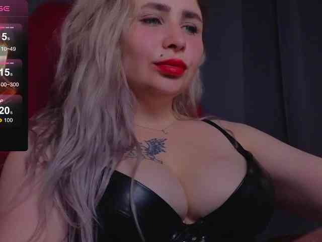 YourFunnyBlondiee webcam
