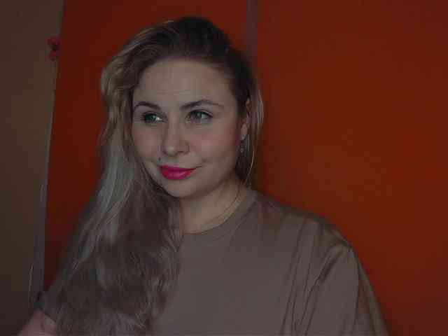 live cam bedroom YourFunnyBlondiee