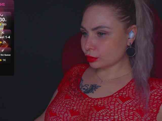 YourFunnyBlondiee webcam