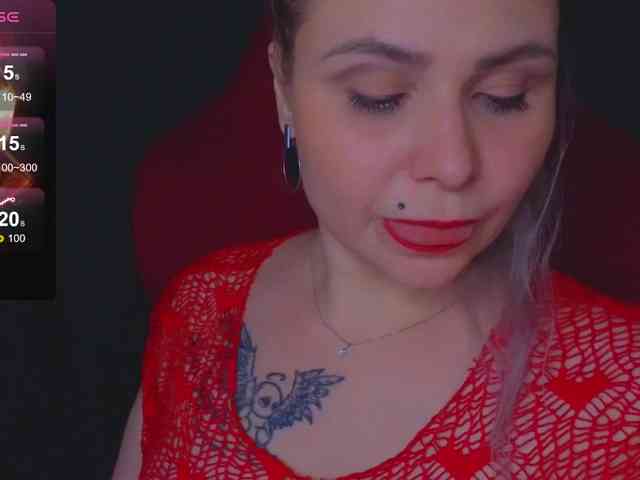 YourFunnyBlondiee webcam
