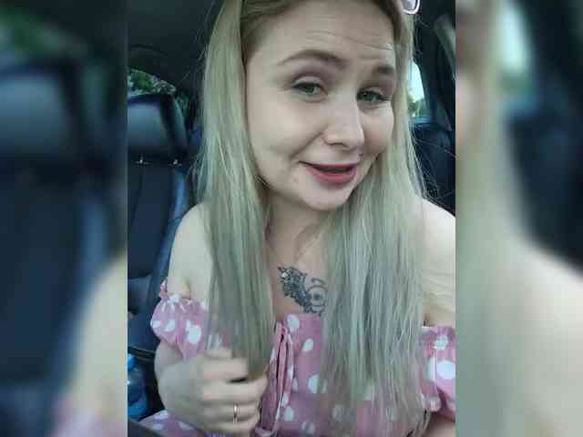 YourFunnyBlondie... Live Webcam on BongaCams