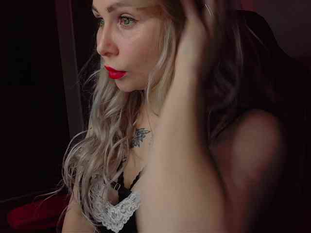 live chat YourFunnyBlondiee