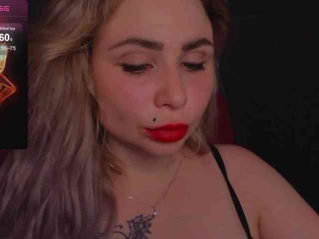 hidden web cam YourFunnyBlondiee