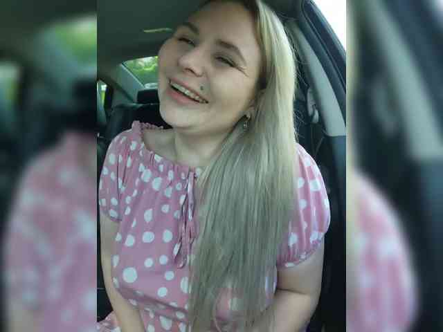 YourFunnyBlondie... Live Webcam on BongaCams