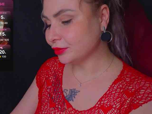 YourFunnyBlondiee webcam