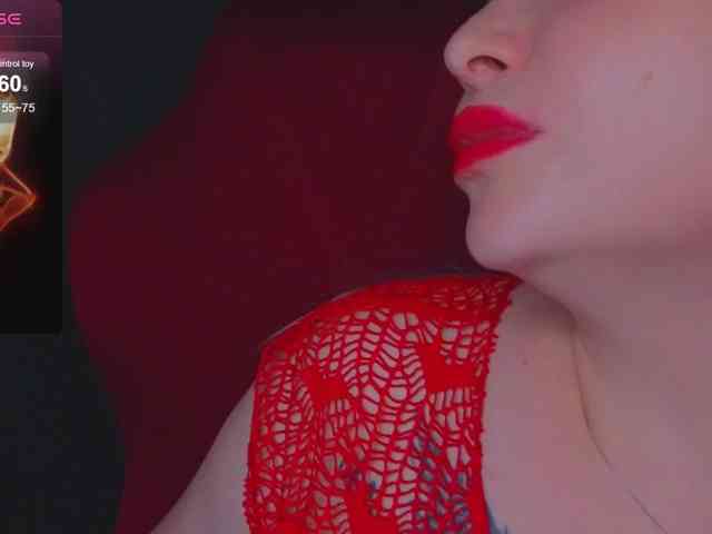 YourFunnyBlondiee webcam