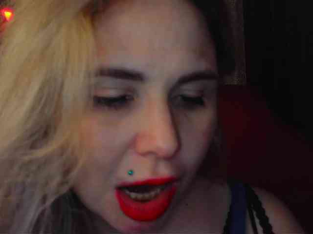 live voyeur web cam YourFunnyBlondiee