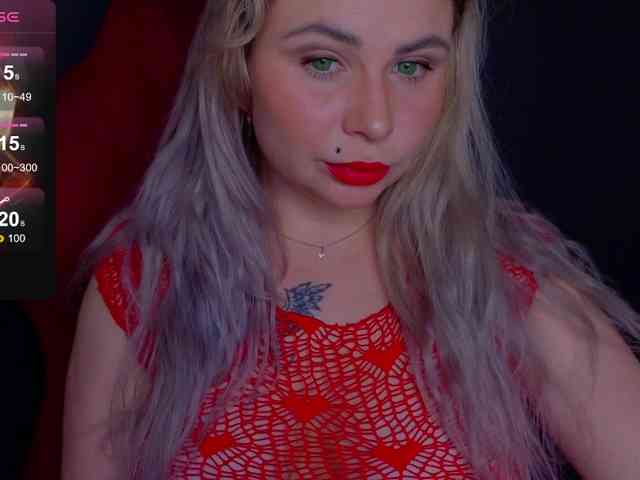 YourFunnyBlondiee webcam