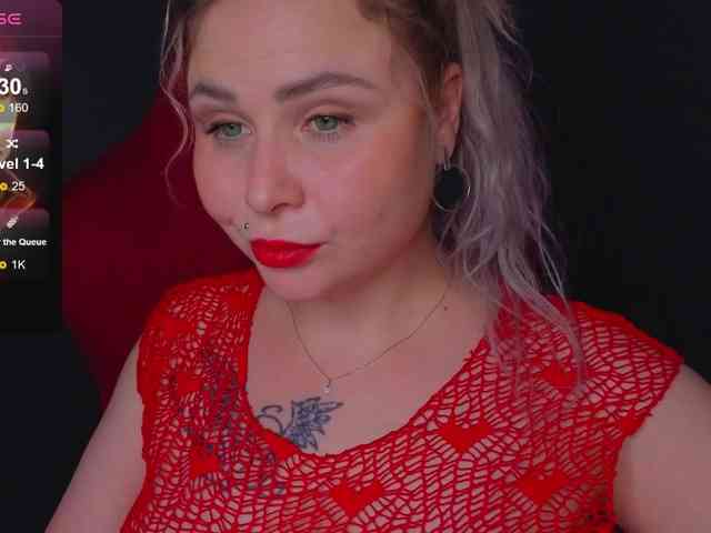 YourFunnyBlondiee webcam