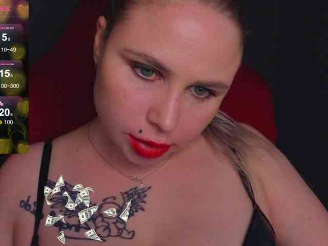 YourFunnyBlondiee webcam