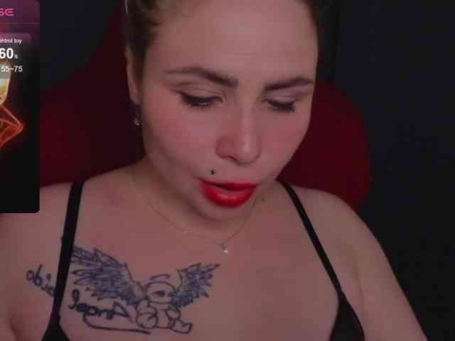 YourFunnyBlondiee webcam