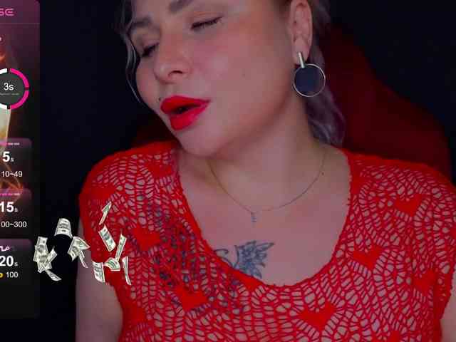 YourFunnyBlondiee webcam