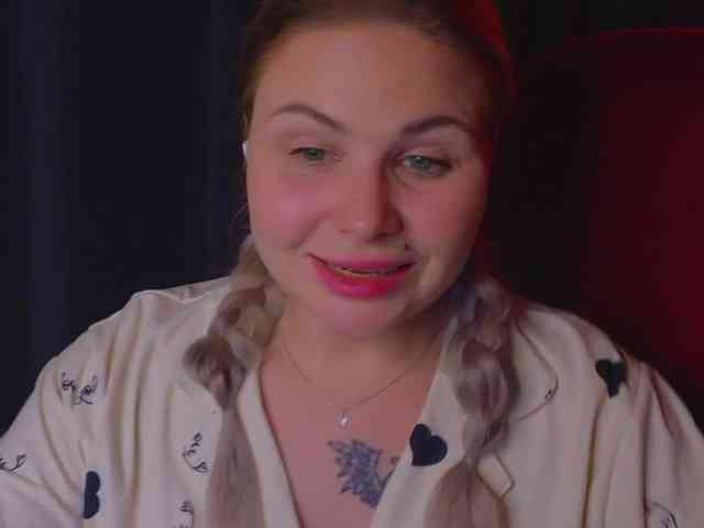 online web cam show YourFunnyBlondiee