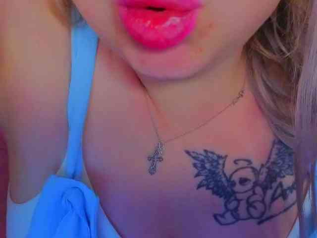 nude live webcam YourFunnyBlondiee