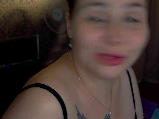 YourFunnyBlondiee webcam