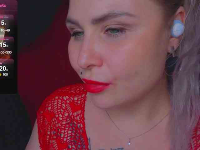 YourFunnyBlondiee webcam
