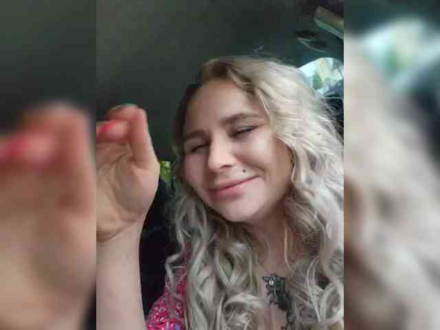YourFunnyBlondiee