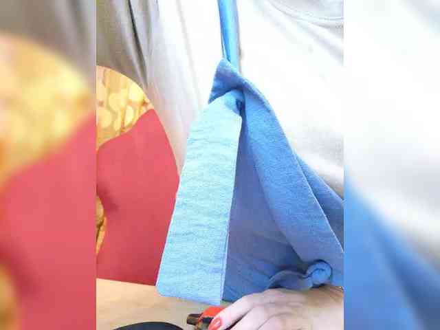 YourFunnyBlondiee webcam