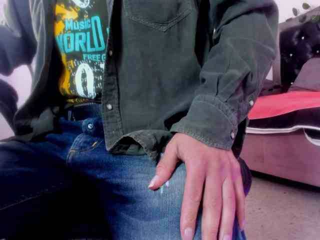 chaserr85 Live Webcam on BongaCams