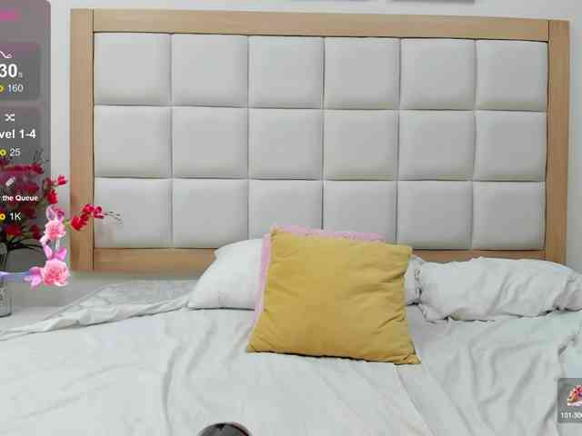 MiaBlake webcam
