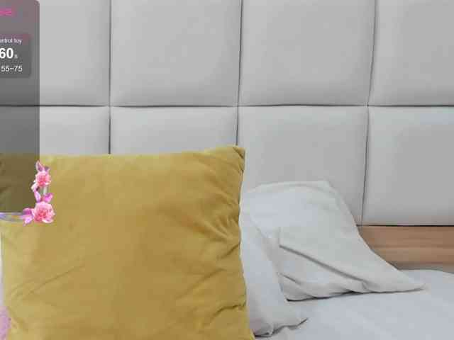 MiaBlake webcam