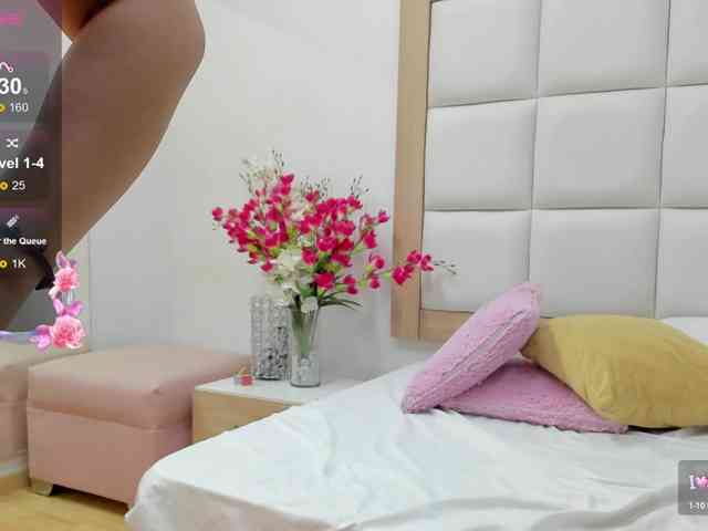 MiaBlake webcam