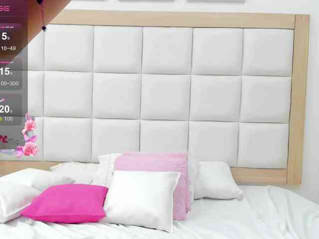 MiaBlake webcam