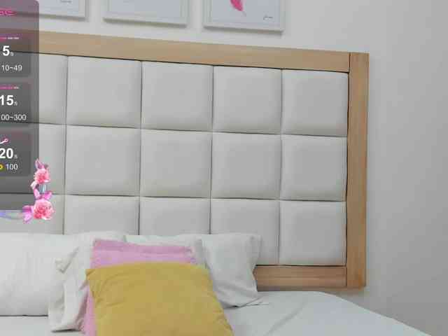 MiaBlake webcam