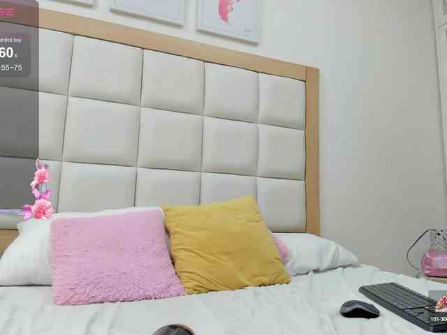 MiaBlake webcam