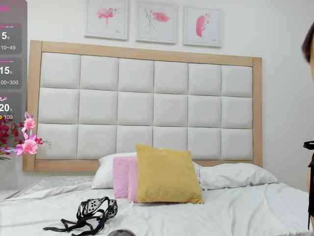 MiaBlake webcam
