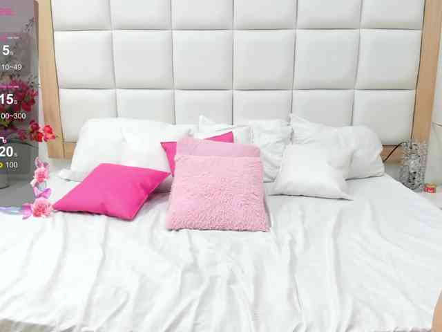 MiaBlake webcam