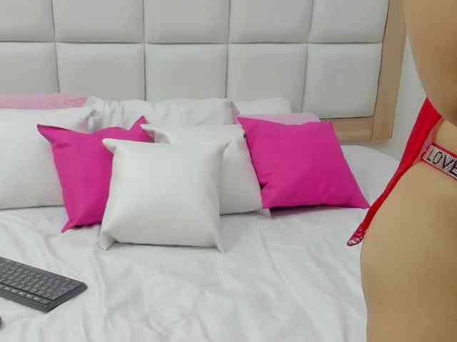MiaBlake webcam