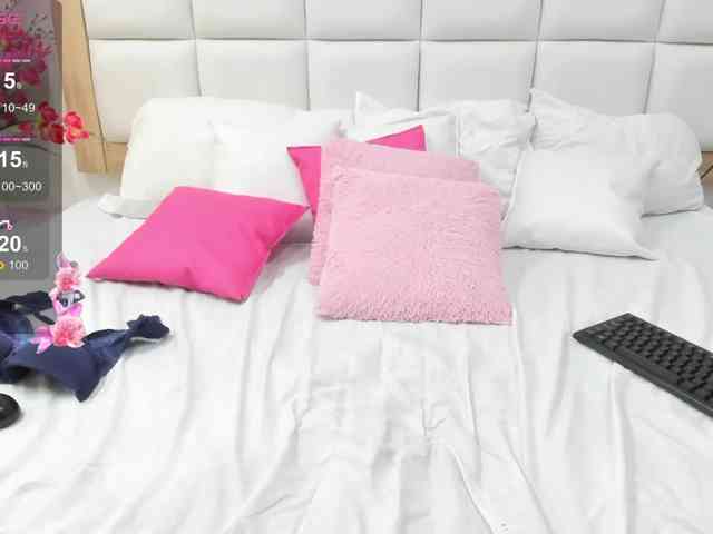 MiaBlake webcam