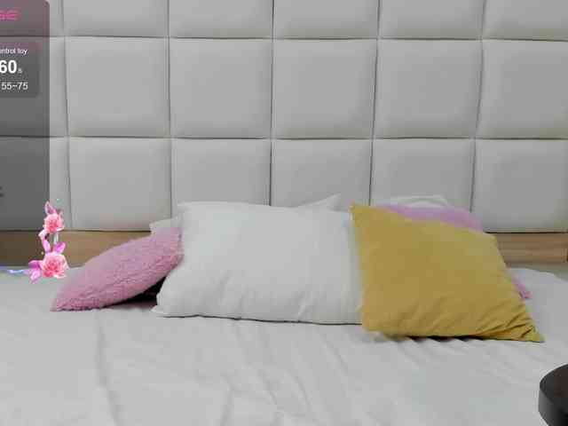 MiaBlake webcam