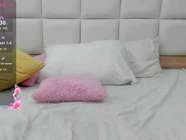 MiaBlake webcam