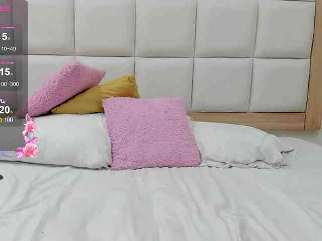 MiaBlake webcam