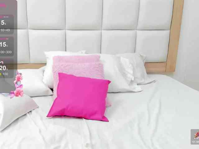 MiaBlake webcam