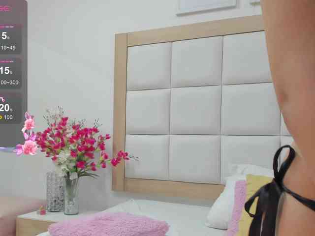MiaBlake webcam