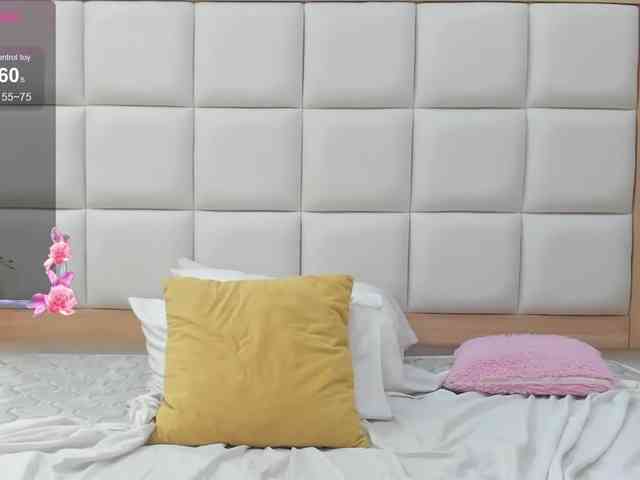 MiaBlake webcam