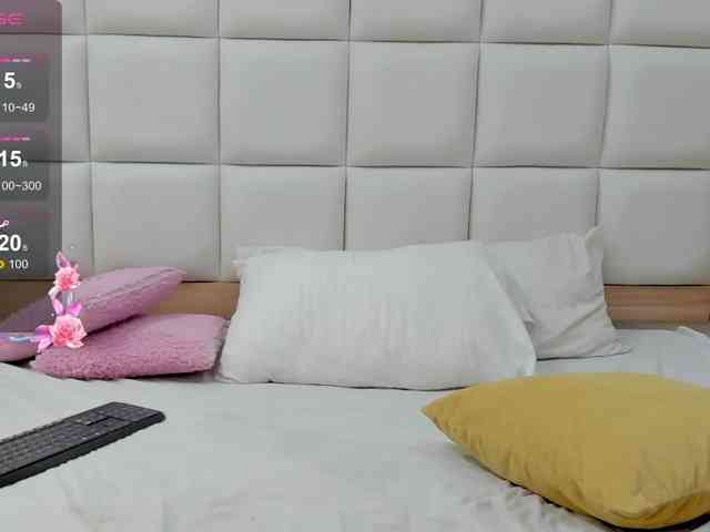 MiaBlake webcam