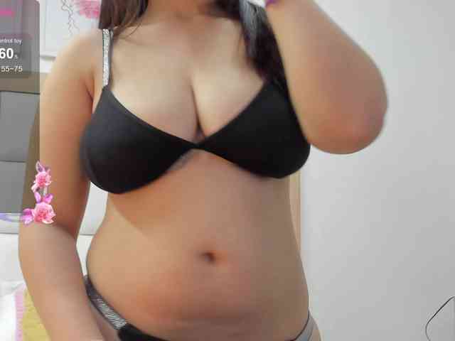 MiaBlake webcam