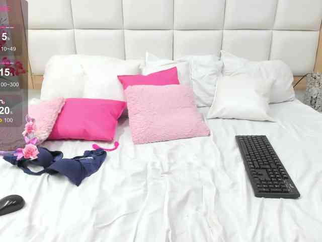 MiaBlake webcam