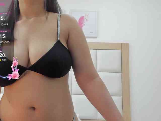 MiaBlake webcam