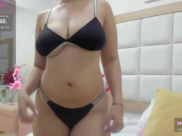 MiaBlake webcam