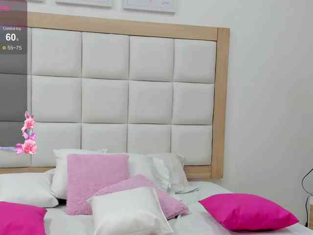 MiaBlake webcam