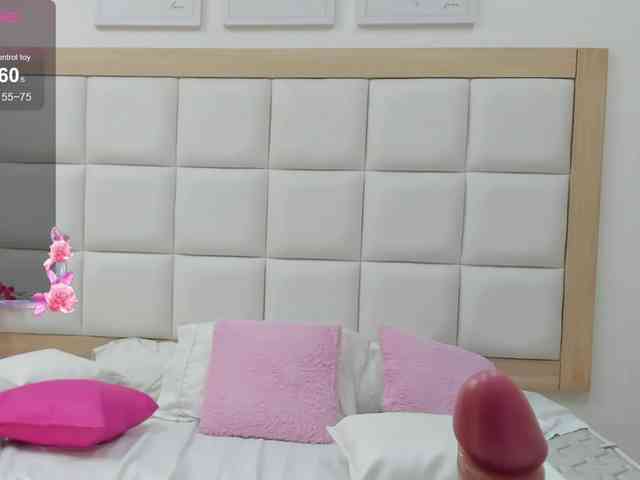 MiaBlake webcam