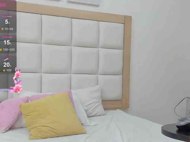 MiaBlake webcam