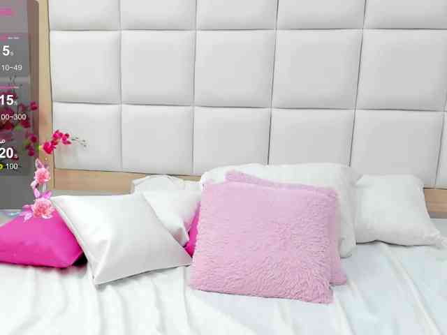 MiaBlake webcam
