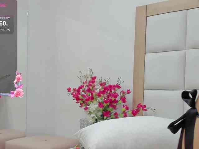 MiaBlake webcam